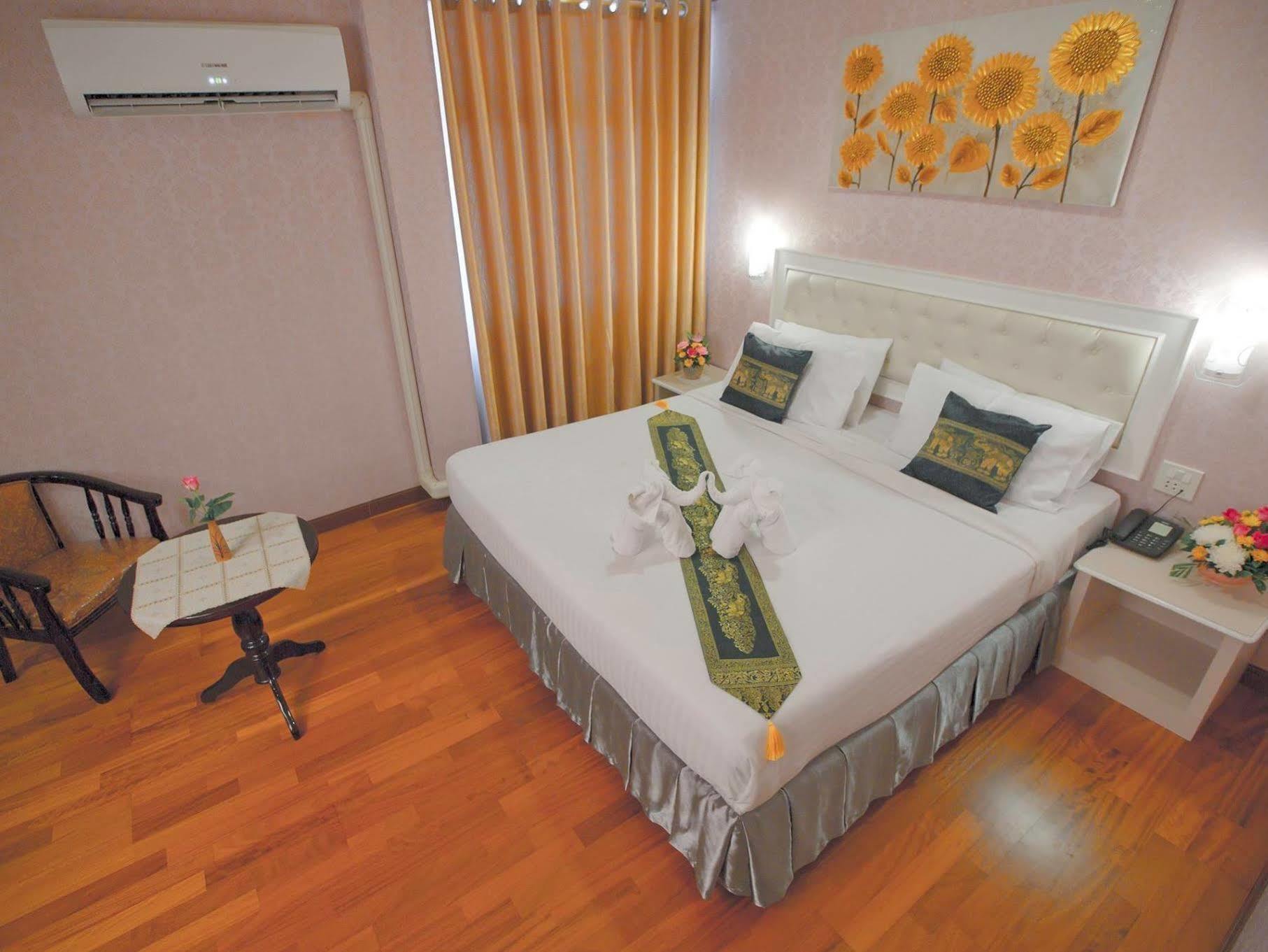 Korat Hotel - Sha Plus Nakhonratchasima Exterior photo